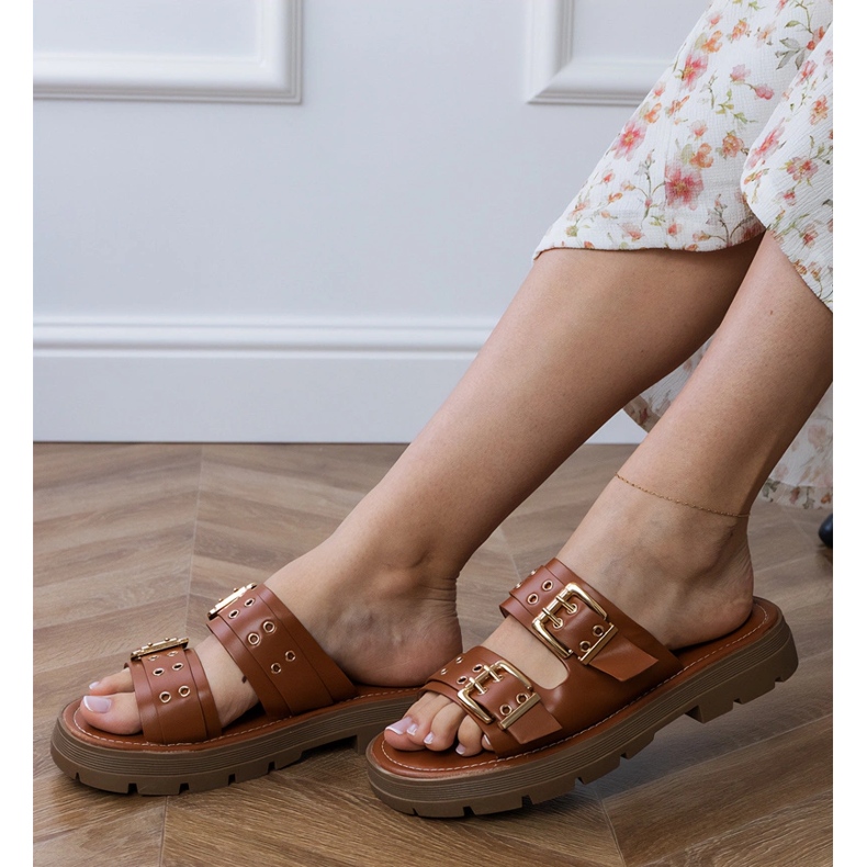 Ruskea litteä läppä 2