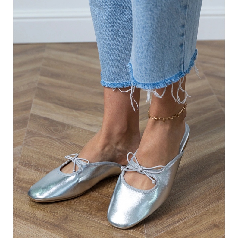 Hopea kääntö -litteälle pohjalle rakennetut liput 2