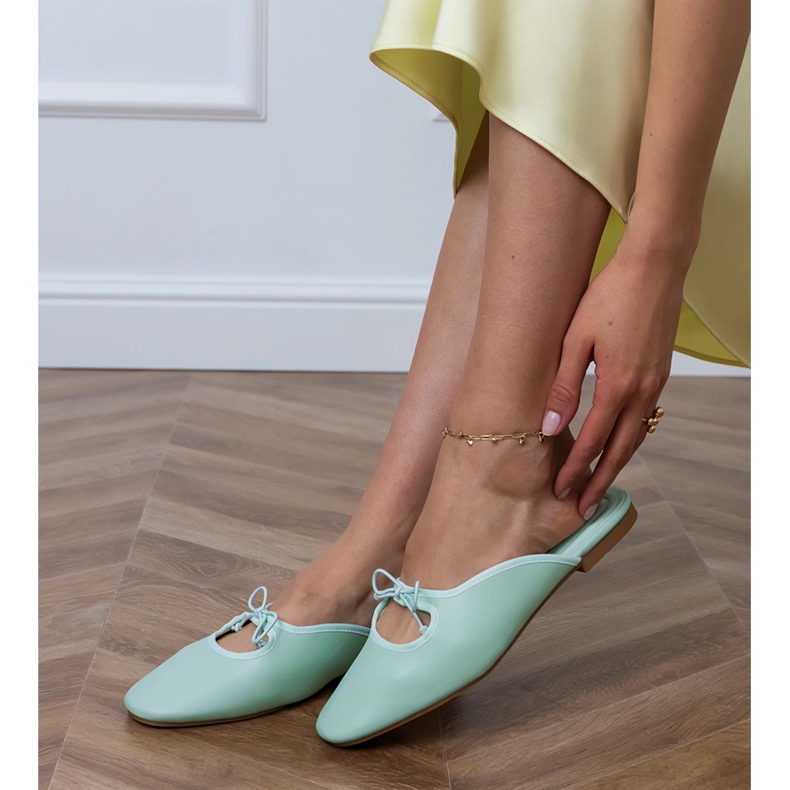 Vihreä flip -Flops, joka on rakennettu tasaiselle pohjalle 2