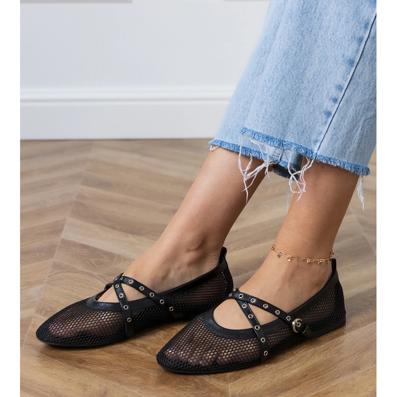 Musta mesh -balleriinit koristeellisella solkilla 2