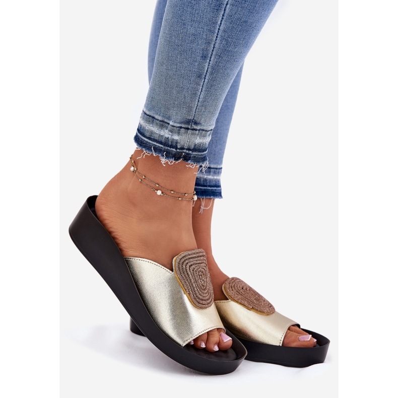 S.Barski Naisten nahkainen flip-flops koristeella KV51-028 PLN kultainen 1