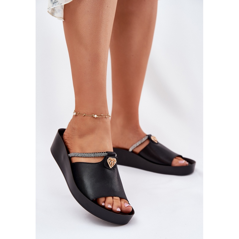 S.Barski Naisten nahkatohvelit koristeellisella KV51-034 mustalla hihnalla 2