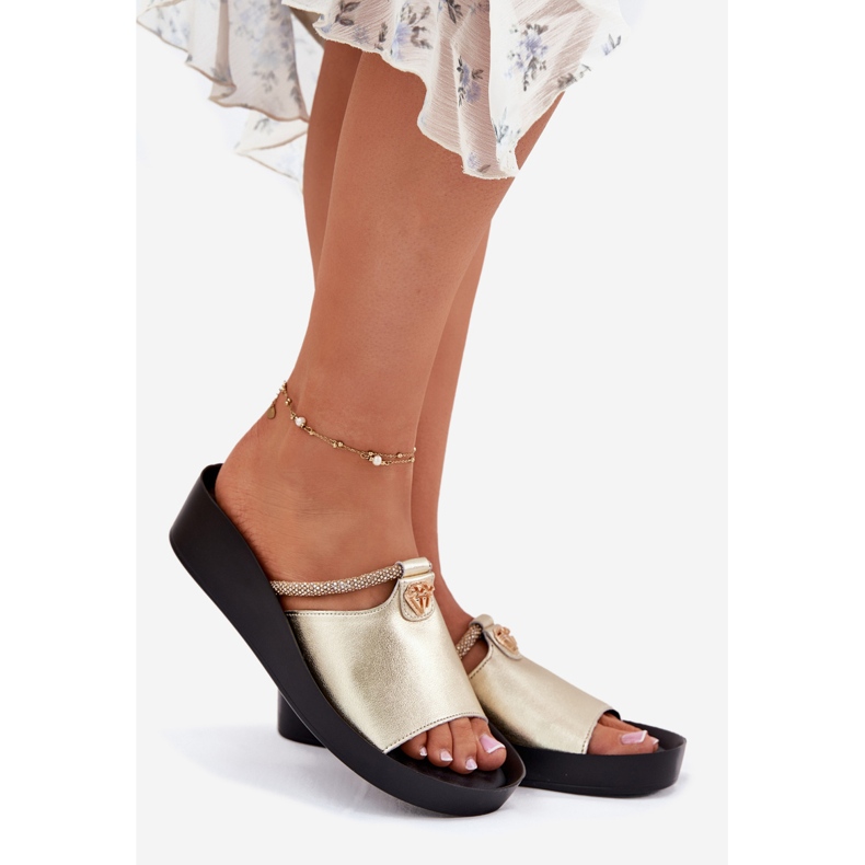 S.Barski Naisten nahkainen flip-flops koristeellisella KV51-034-kultanauhalla kultainen 1