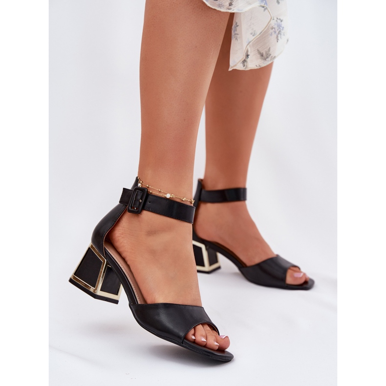 EVento Naisten sandaalit korkeakorkoisella mustalla 2