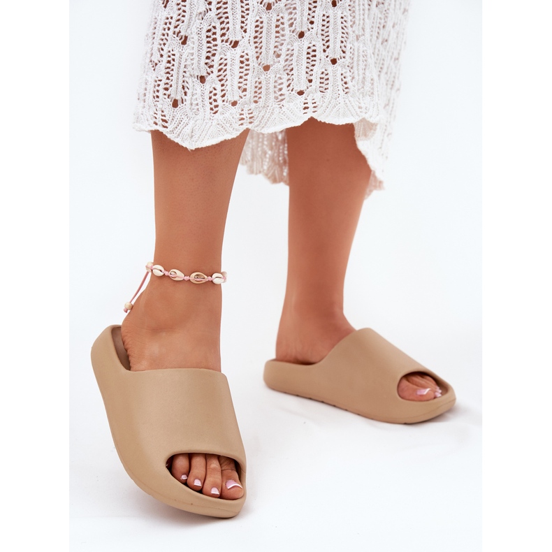 Naisten vaahto flip flops pimeä beige 2