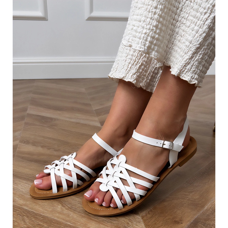 Valkoiset sandaalit kääritty tasaiseen pohjaan valkoinen 2