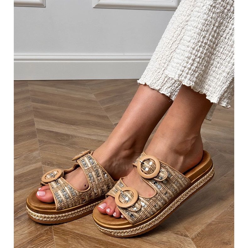 Beige punotut läpät paljeteilla raidoilla 1