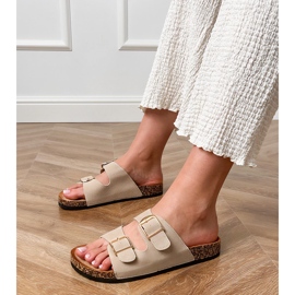 Beige -läpät puristimilla korkkipohjalle 1