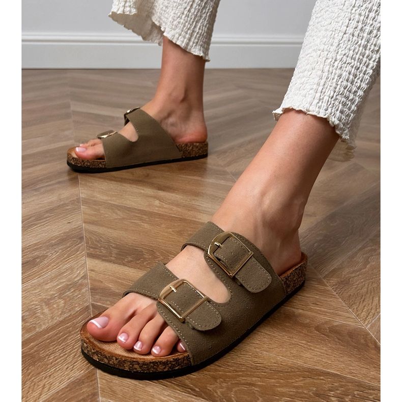 Vihreä flip flops kiinnittimellä korkkipohjassa 2