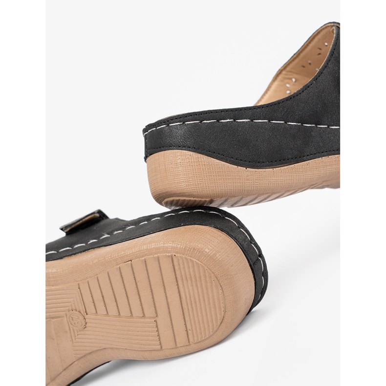 Seastar Tossut matalalla kiilalla mustilla kiinnikkeillä musta 2