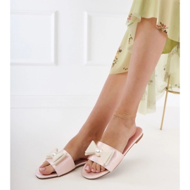 Seastar Beige satiini läppää keulalla helmissä 1