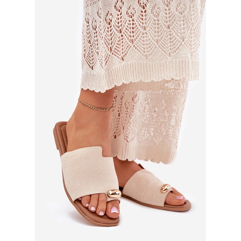 Litteät naisten flopsit kultaisilla yksityiskohdilla beige 1