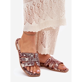 Sisustettu litteä viininpunainen läpä 1