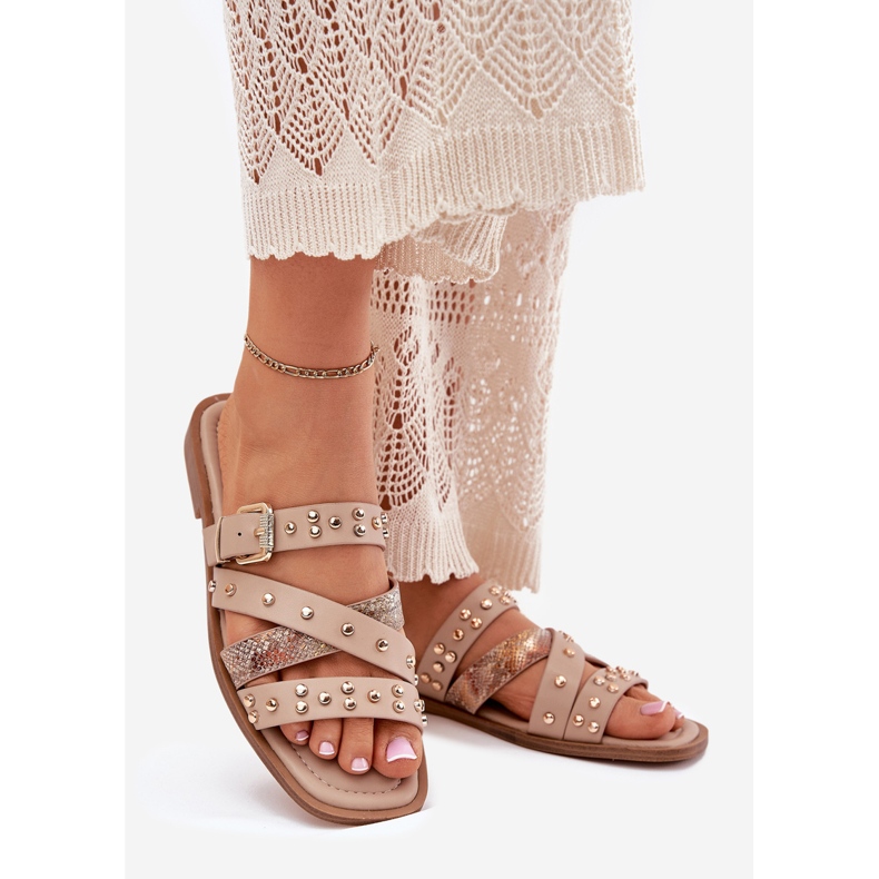 Sisustetut naisten litteät naisten flopsit raidoilla ja beige -kiinnittimellä 1