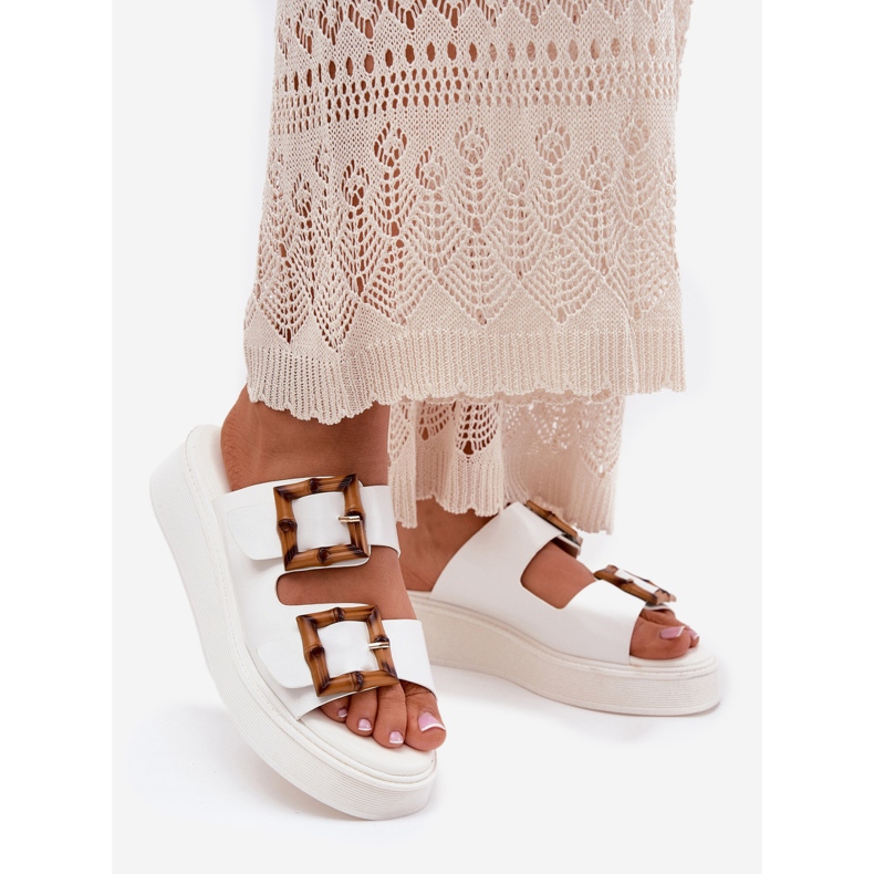 Eco Leather Naisten tossut laiturilla valkoisilla soljilla valkoinen 1