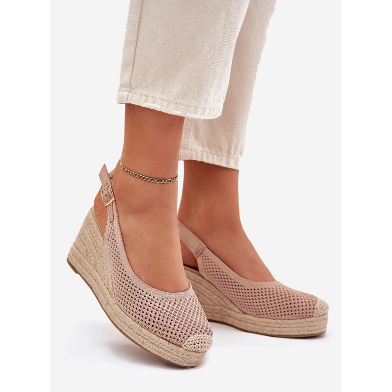 Naisten sandaalit kiilalle vaaleanpunaisella punoksella vaaleanpunainen 1