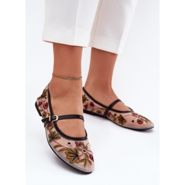 Balleriinit kirjonta- ja vyön mustalla 2 Balleriinit kirjonta- ja vyön mustalla 2