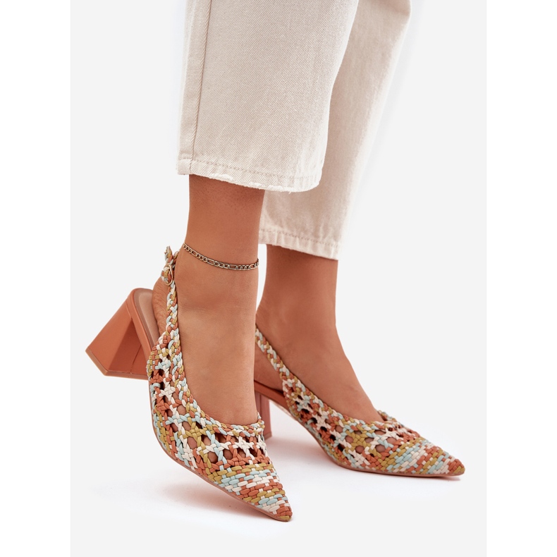 Sandaalit, joissa on punottu monivärinen viesti keltainen 1