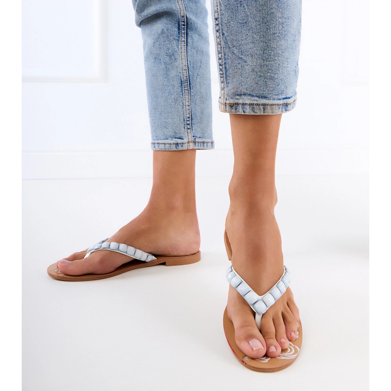 Valkoinen flip -lippu, joka on koristeltu kivillä 1