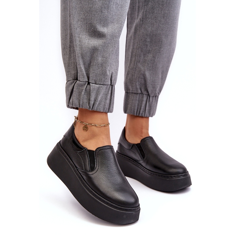 Naisten nahkaurheilukengät laiturilla musta lemar 1