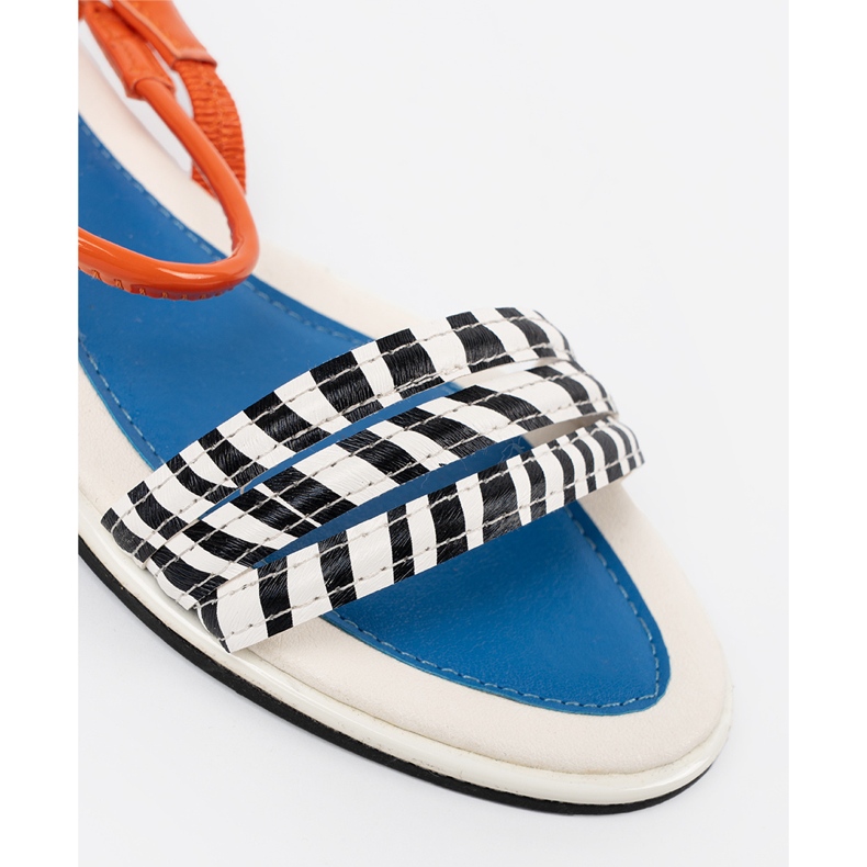 Moniväriset sandaalit tasaisella pohjalla monivärinen 1