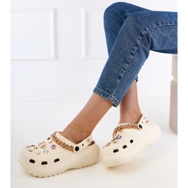 Beige Flip -koristeilla rakennettu flipps 2