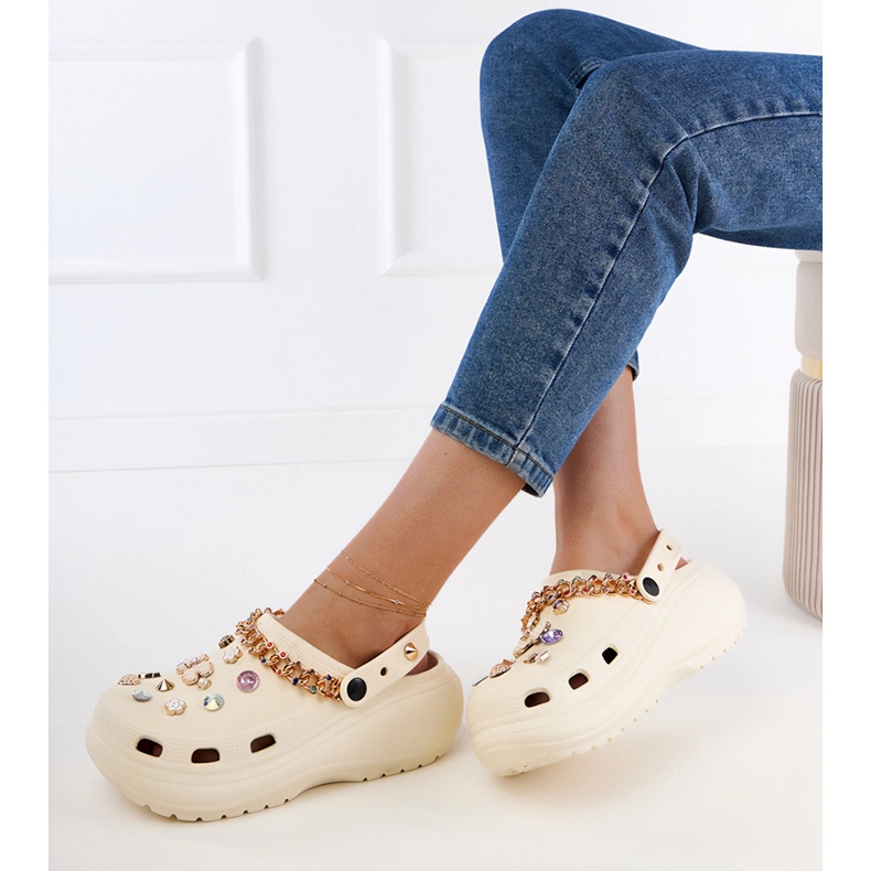 Beige Flip -koristeilla rakennettu flipps 2