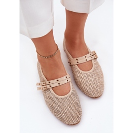 Balleriinit punoksilla ja beige -raidoilla 5