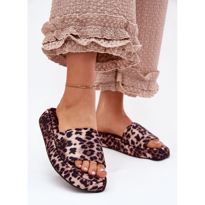 Naisten flip flops lavalla leopardi ruskea 2