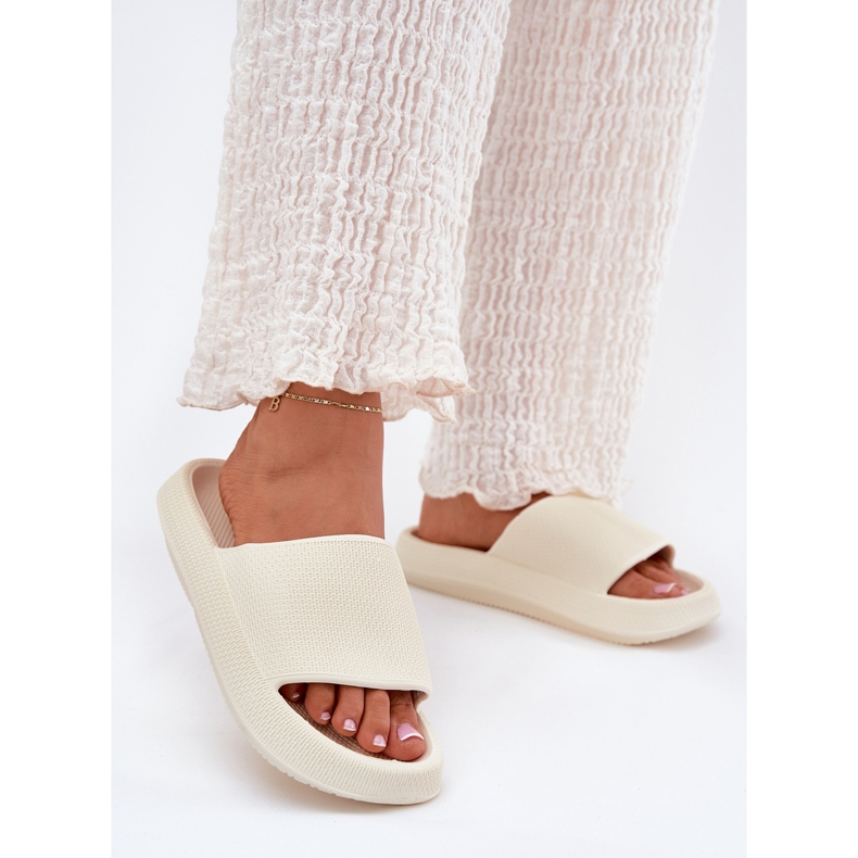 Naisten kevyiden vaahtotossut paksulla ecru -pohjalla valkoinen 2