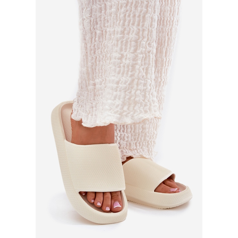 Naisten kevyiden vaahtotossut paksulla ecru -pohjalla valkoinen 1