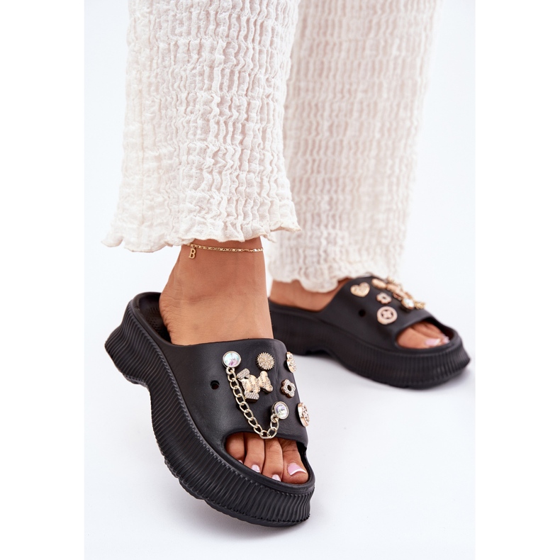 Naisten vaahto kääntölehdet kultaisilla nastailla musta 2