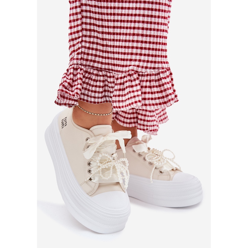 Naisten lenkkarit laiturilla koristeellisella nauhalla beige 1