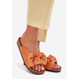 Naisten flip flops korkin pohjalla oranssilla jousella 1