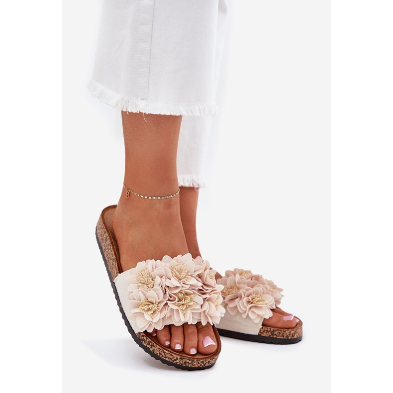 Naisten tossut korkkipohjassa kukilla beige 1