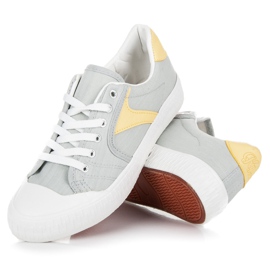 Kylie Harmaat lenkkarit 2