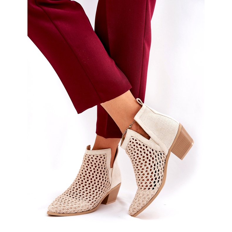 Naisten korkokengät ja kirkkaat beige -punokset 3