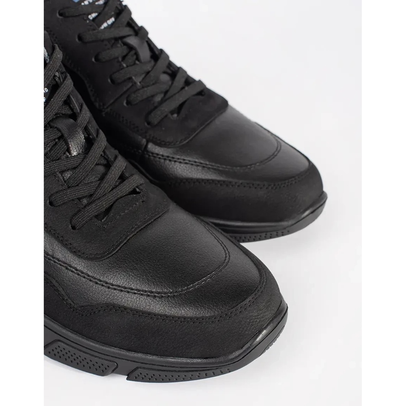 Musta pitsi -miehet 2