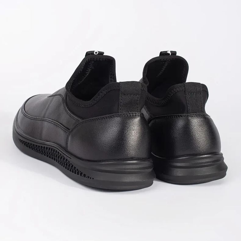 Liukastuin ekosilan kenkiin musta 1