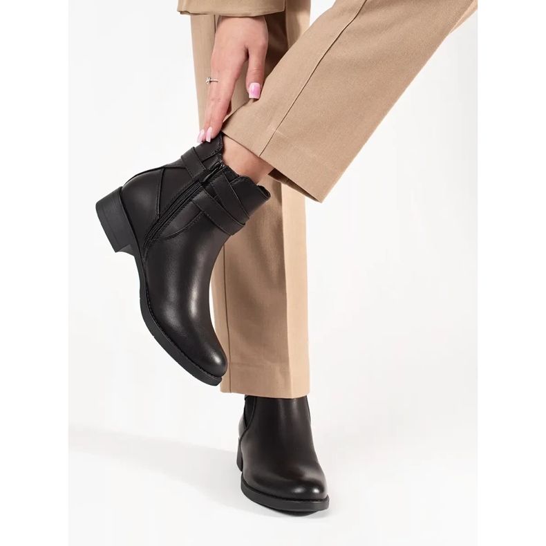 Naisten mustat saappaat 1