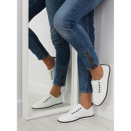 Valkoiset naisten tennarit L-6 Musta valkoinen 2