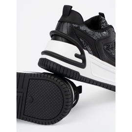 Naisten lenkkarit mustalla ja valkoisella pitsillä 1