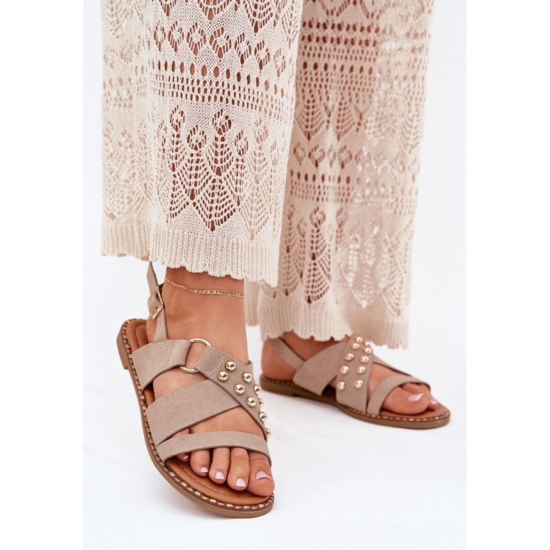 Litteät naisten sandaalit, joissa on kultaiset nastat beige 2