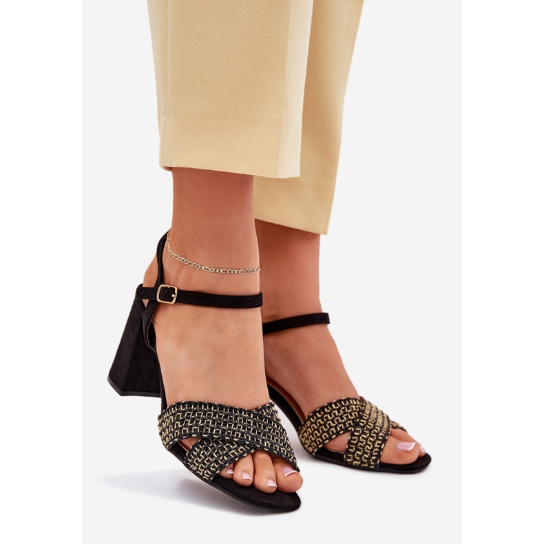 Naisten sandaalit korkeakorkoisella mustalla 1