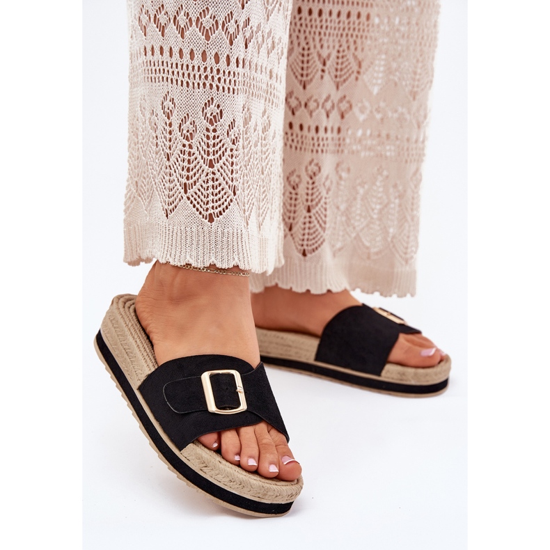 Naisten flip flops lavalla kultaisella puristimella musta 2