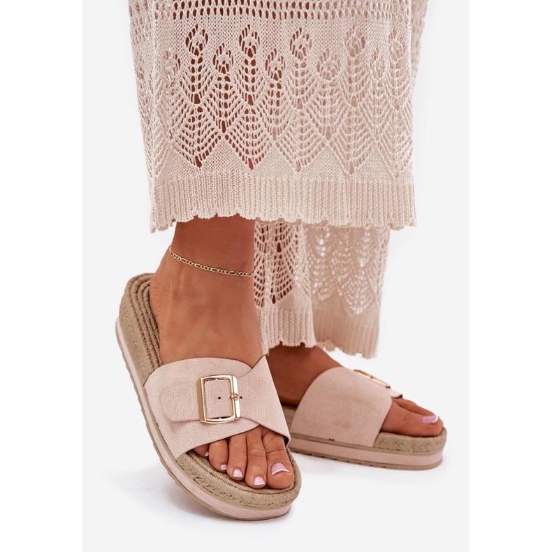 Naisten tossut laiturilla kultaisella puristimella beige 1