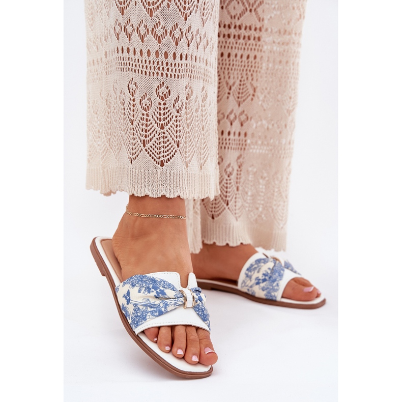 Litteät naisten flopsit valkoisella jousella valkoinen 2