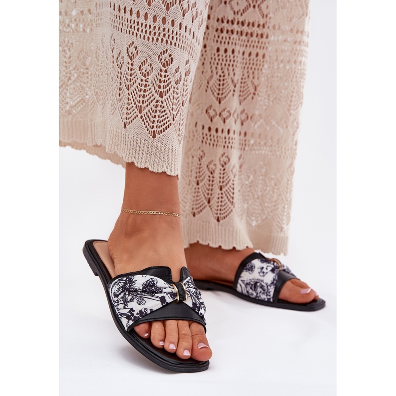 Litteät naisten läpimurtot mustalla jousella 2