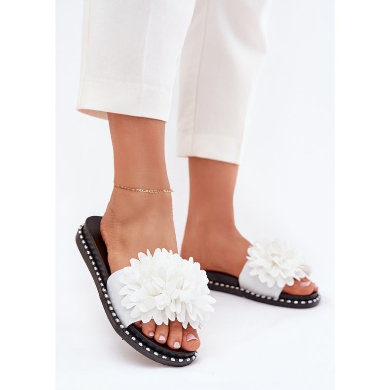 Naisten flip flops, koristeltu valkoisilla kukilla valkoinen 2
