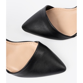 Mustat pumput korkopäällä 1